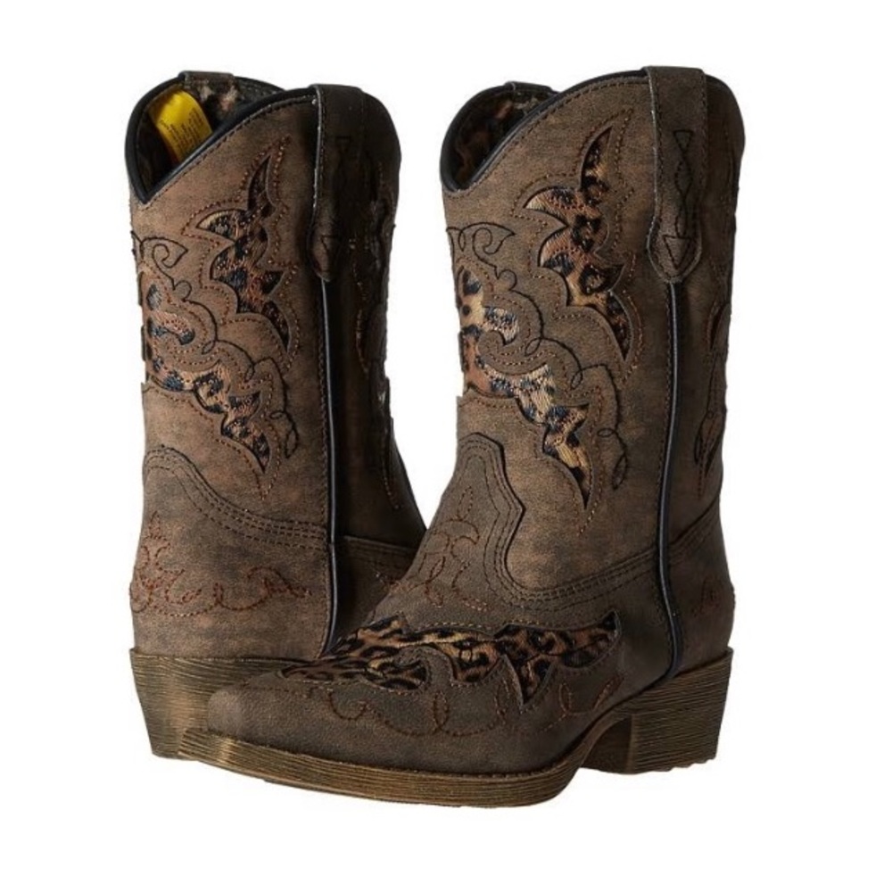 *SOLD* Leopard Boots